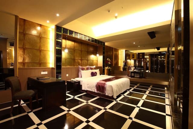 Business Double Room, 1 Double Bed (No one guest is allowed)