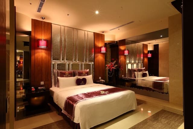 Business Double Room, 1 Double Bed (No one guest is allowed)