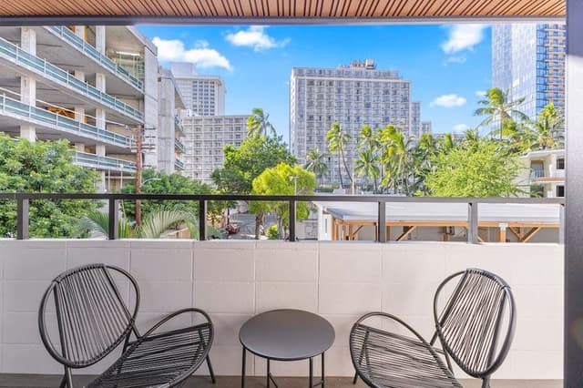 Signature Studio Suite, 1 King Bed with Sofa bed, Balcony
