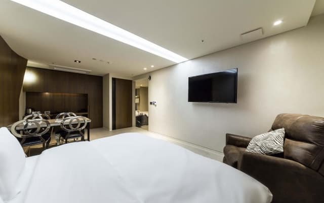 Deluxe Room - Consecutive Stay NOT ALLOWED