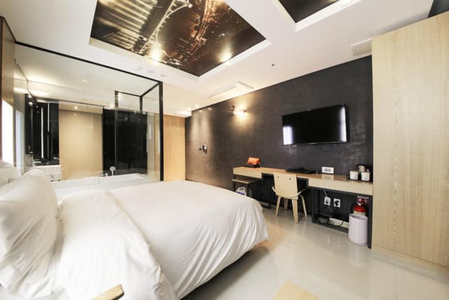 Superior Room - Consecutive Stay NOT ALLOWED