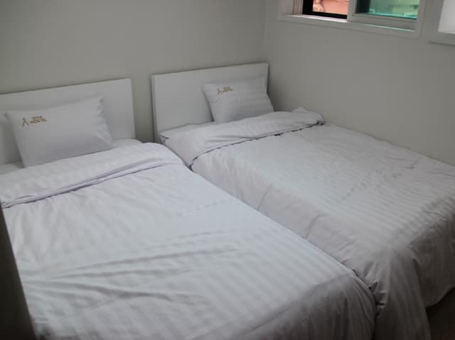 Twin Ensuite