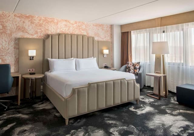 1 KING MOUTAIN VIEW 2 ROOM SUITE