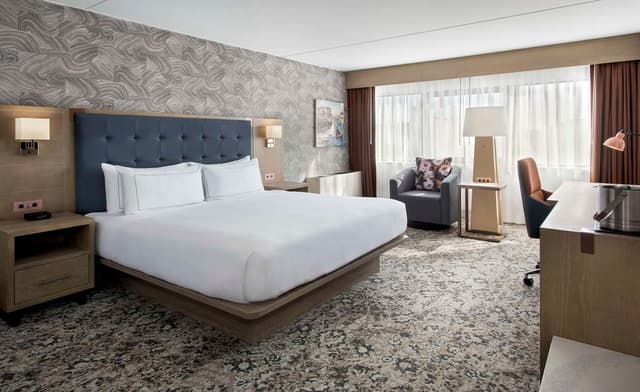 1 KING BED