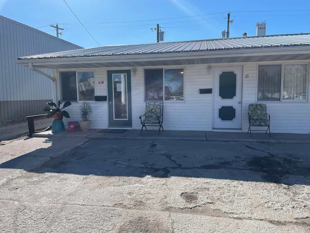 Golden Door Motel