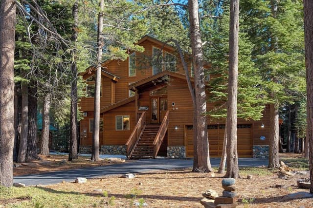 House (4 Bedrooms)