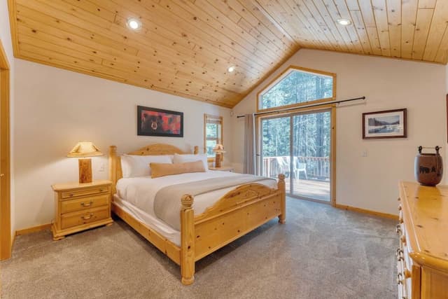 House (4 Bedrooms)