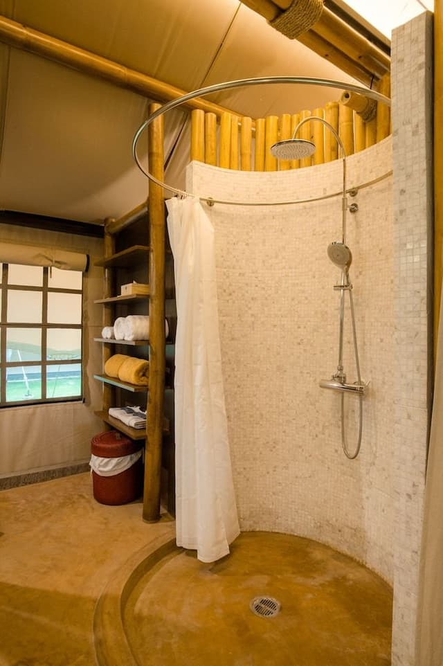 Deluxe Signature Tent