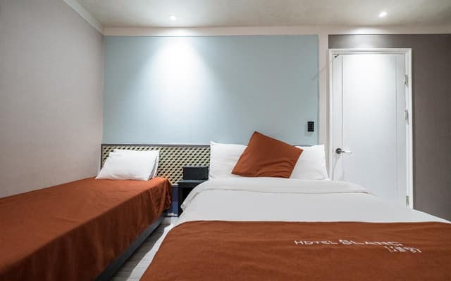 Twin Room - Check-In Mon-Thu 3:00 PM, Fri 5:00 PM, Sat 10:PM, Sun 8:00PM, Non-Smoking