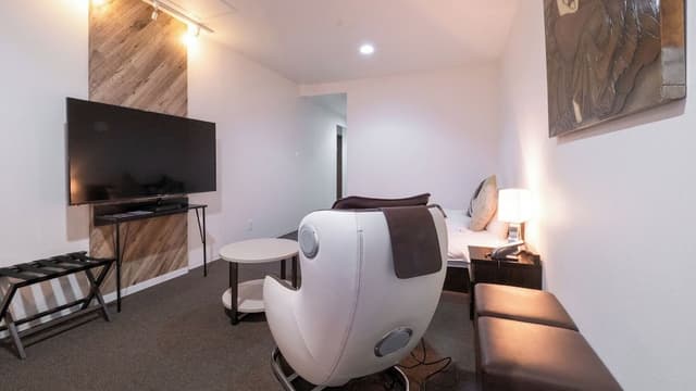 Grand Queen Room for 2 Guests (with Massage Chair), All Rooms Non Smoking