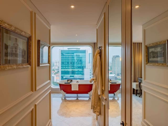 Executive Studio, 1 King Bed, Club Lounge Access