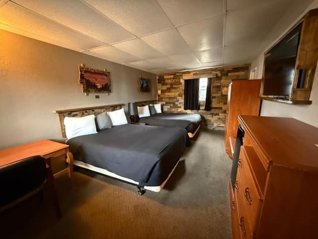2 Queen Beds Non-Smoking