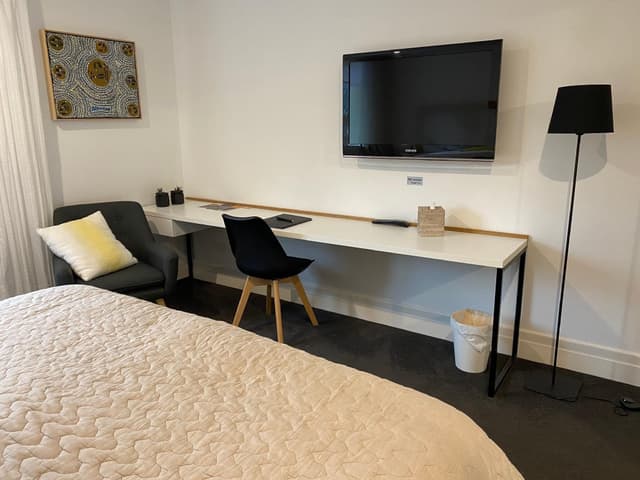 Sunny Suite
