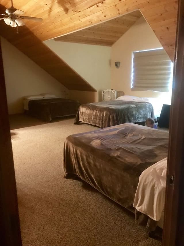 Room (#9)