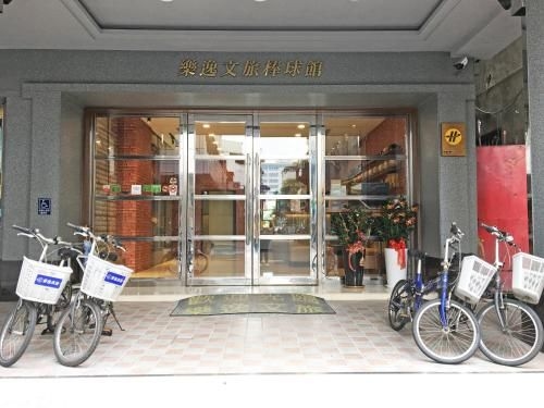 ลา โฮเทล-เบสบอลธีมฮอลล์ (La Hotel-Baseball Theme Hall)1