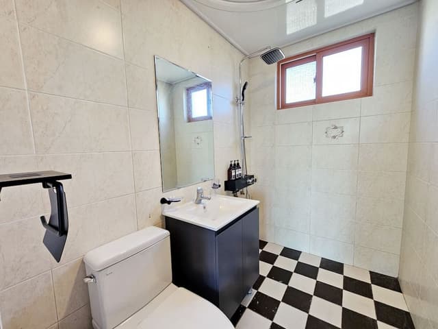 Room (33m²)