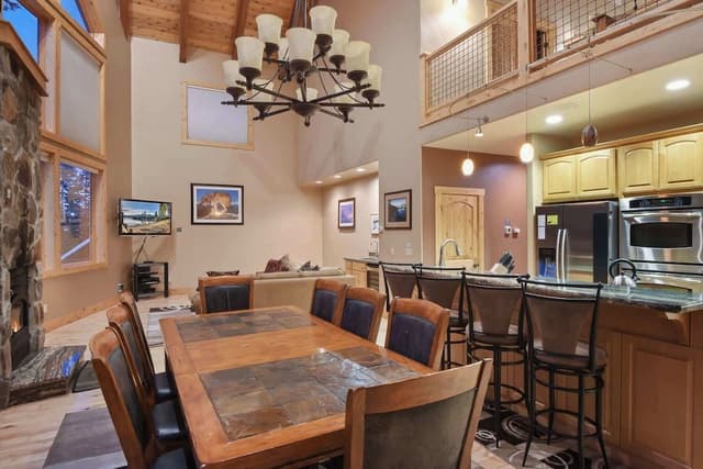 House, Multiple Beds, Patio, Mountain View (Skislope Sanctuary)