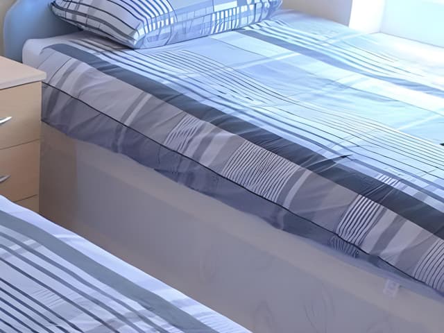 double room-ensuite with shower