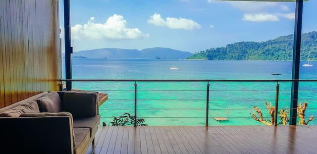Jacuzzi Suite Ocean View