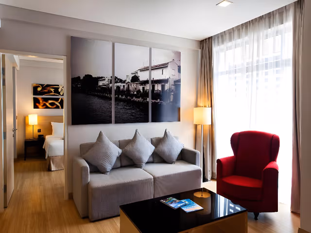 Straits Suite