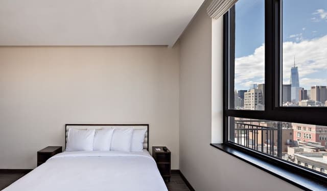 Premier Queen City View