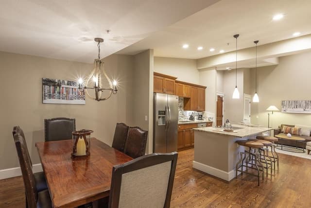 Condo, 2 Bedrooms