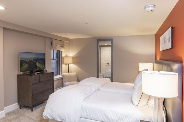 Condo, 3 Bedrooms