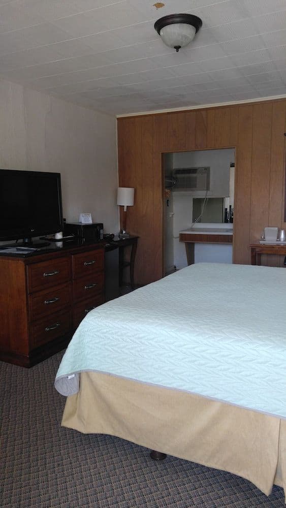 Standard Room, 1 King Bed