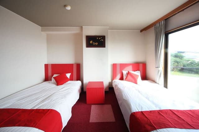 Twin Room, 2 Twin Beds, Mountain View