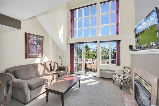 Basic Loft, 1 Queen Bed with Sofa bed, Courtyard Area