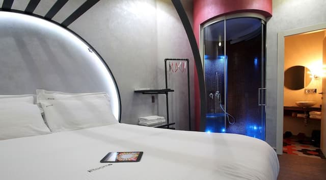 Standard Double Room (iTube)