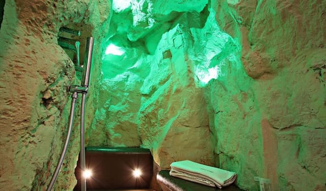 Superior Double Room (iZen, Grotto shower)