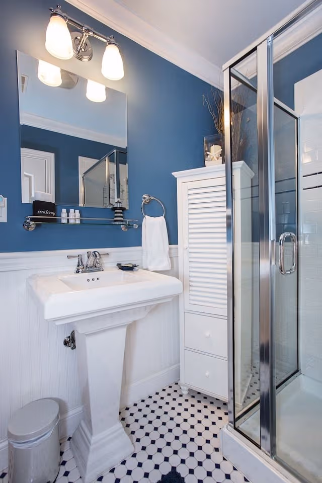Deluxe Room, 1 Queen Bed, Ensuite