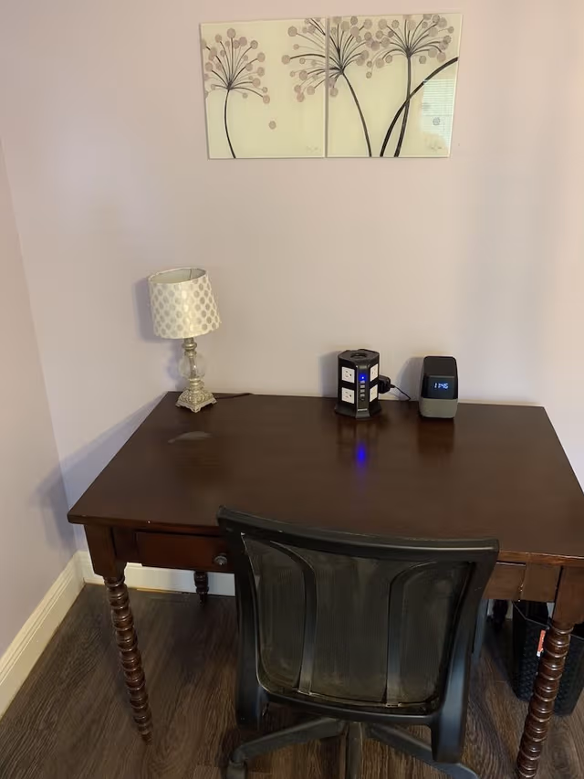 Business Room, 1 Queen Bed, Non Smoking, Private Bathroom (Queen)