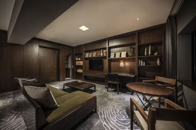 Suite, Non Smoking (Premium Floor)