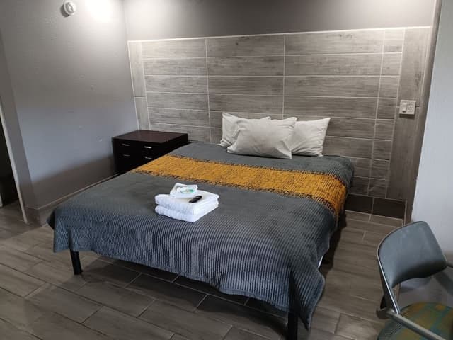 Standard Room, 1 King Bed, Non Smoking