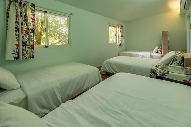 Standard Cabin, Multiple Beds
