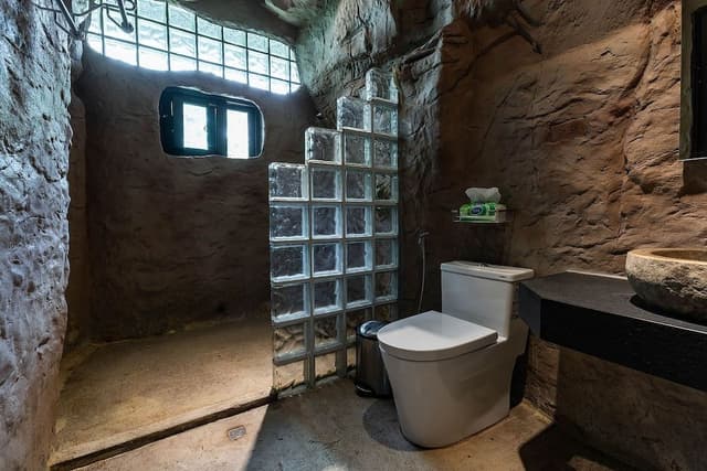 Deluxe Cave For 6 People