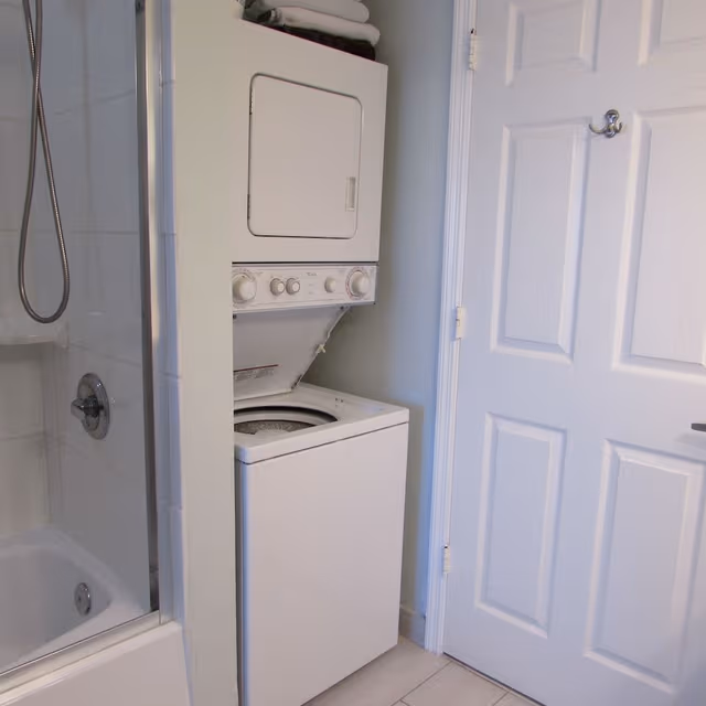 Apartment, Multiple Beds, Partial Ocean View