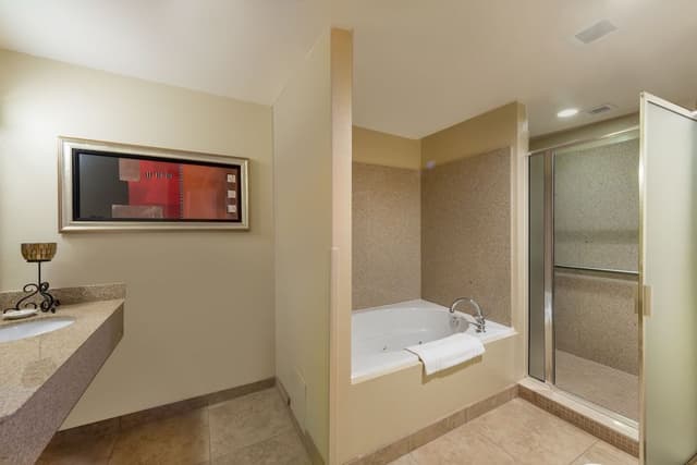 Luxury Suite, 1 King Bed, Balcony, Resort View