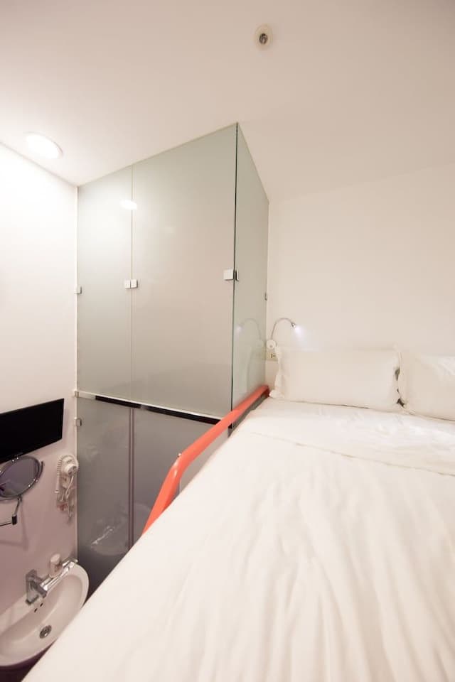 Economy Double Room, 1 Double Bed, Shared Bathroom