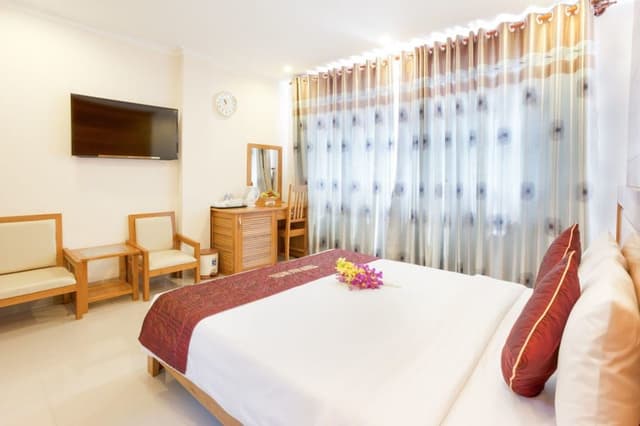 Deluxe Double Room, City View