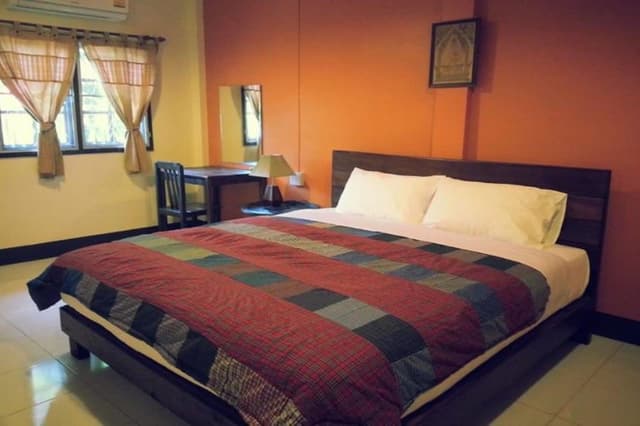 Jasmine Deluxe Double Bed