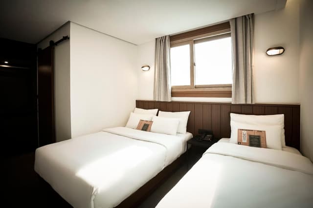 Deluxe Twin Room