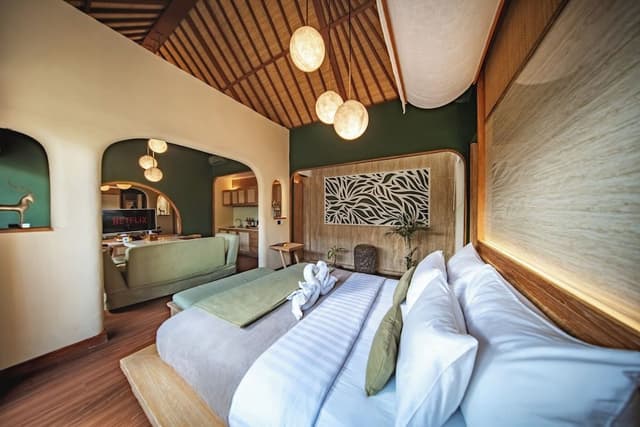 Royal One Bedroom Villa with Private Pool & Hot Tub