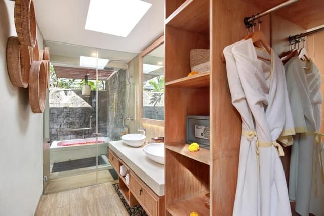 Royal One Bedroom Villa with Private Pool and Jacuzzi