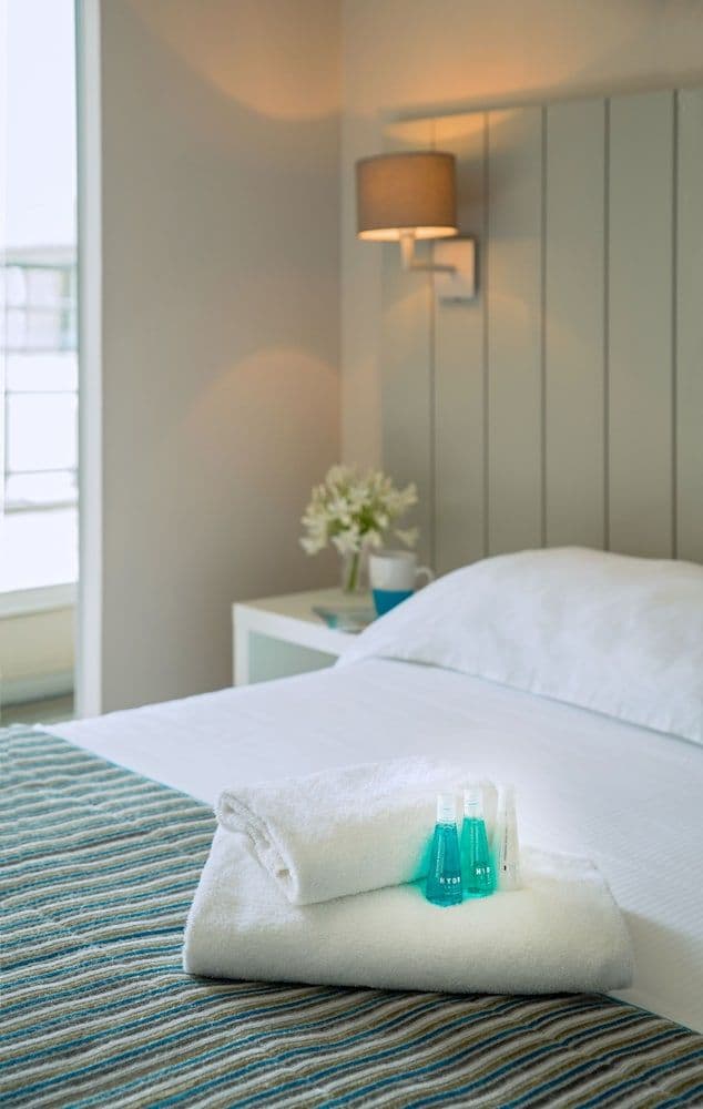 Superior Double Room, Ocean View (Side View)