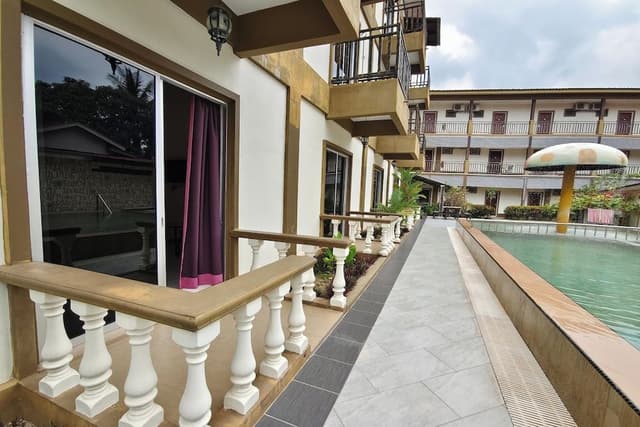 Deluxe Room, Pool View