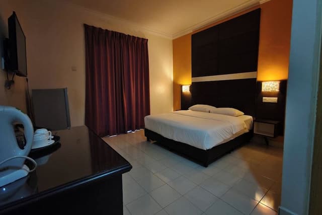 Deluxe Room, Pool View