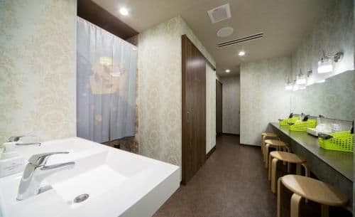 Mixed Capsule Room